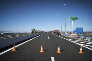 Κυκλοφοριακές ρυθμίσεις στον Ε65 εξαιτίας των αγροτικών μπλόκων