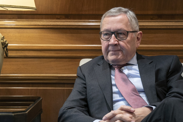 Regling Warns of Three ‘Existential’ Threats to Europe, Hails Greece’s Economic Progress