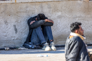 Διευρύνεται το χάσμα αντίληψης των διακρίσεων μεταξύ μεταναστών και γηγενών στην Ευρώπη