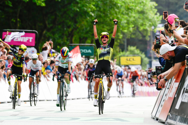 Tour de France: Αθλήτριες κατηγορούνται ότι χρησιμοποιούν σουτιέν με επένδυση για αεροδυναμική ενίσχυση