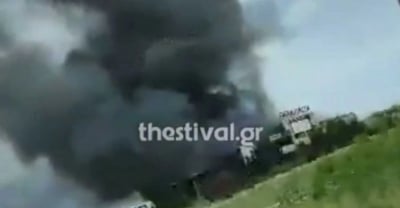 Φωτιά στο Ωραιόκαστρο, μεγάλη η επιχείρηση της Πυροσβεστικής (βίντεο)
