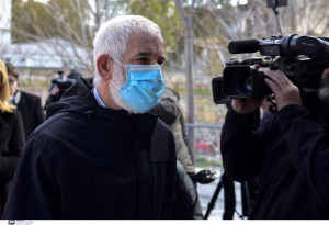 Η πρώτη δημόσια εμφάνιση του Πέτρου Φιλιππίδη