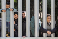 Νέο πλήγμα για το ευρωπαϊκό άσυλο: Ο Τουσκ αναστέλλει θεμελιώδες δικαίωμα των μεταναστών