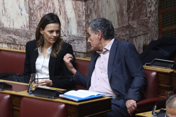 Νέα Αριστερά: Νέες θέσεις για Αχτσιόγλου και Τσακαλώτο