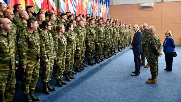 Δένδιας: Στο Στρατηγείο της KFOR στην Πρίστινα