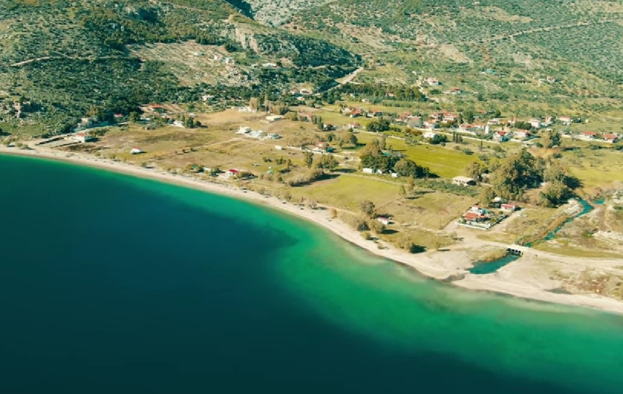 Riva d’ Ostria: Μια μαγική παραλία στην άκρη μιας καταπράσινης κοιλάδας – Μόλις 1,5 ώρα από την Αθήνα