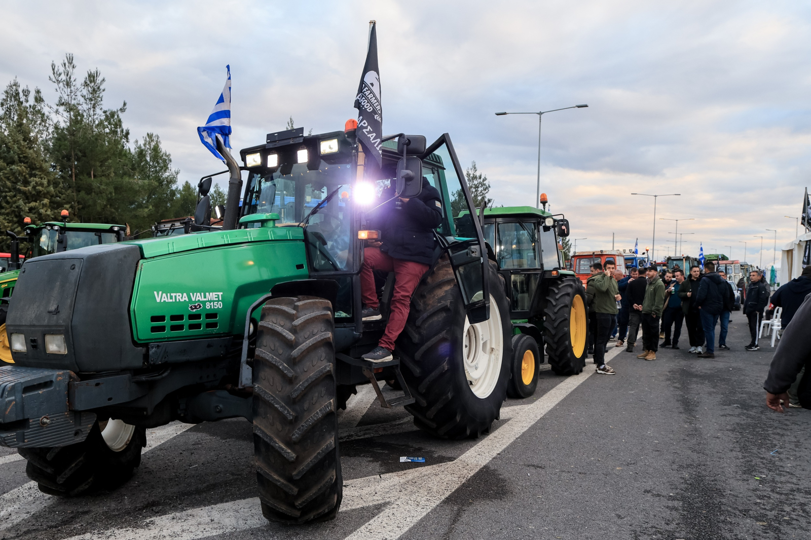 Τα μπλόκα των αγροτών φέρνουν στο φως το αδιέξοδο της πρωτογενούς παραγωγής