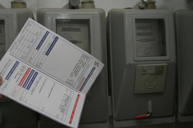 ΕΚΠΟΙΖΩ: Δύο στους τρεις καταναλωτές δεν μπορούν να πληρώσουν τους λογαριασμούς ρεύματος