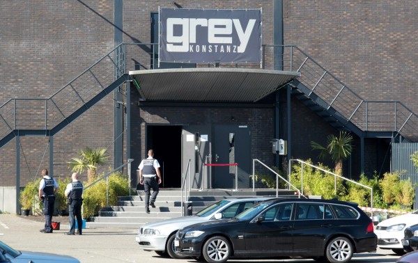 Δύο νεκροί και τέσσερις τραυματίες από επίθεση ενόπλου σε κέντρο διασκέδασης