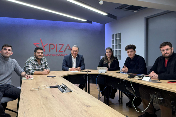 Ο Σωκράτης Φάμελλος συναντήθηκε με τη Γραμματεία της Νεολαίας του ΣΥΡΙΖΑ