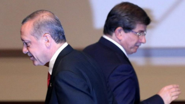 Τουρκία: Νταβούτογλου εναντίον Ερντογάν - Βαθαίνει η εσωκομματική κρίση
