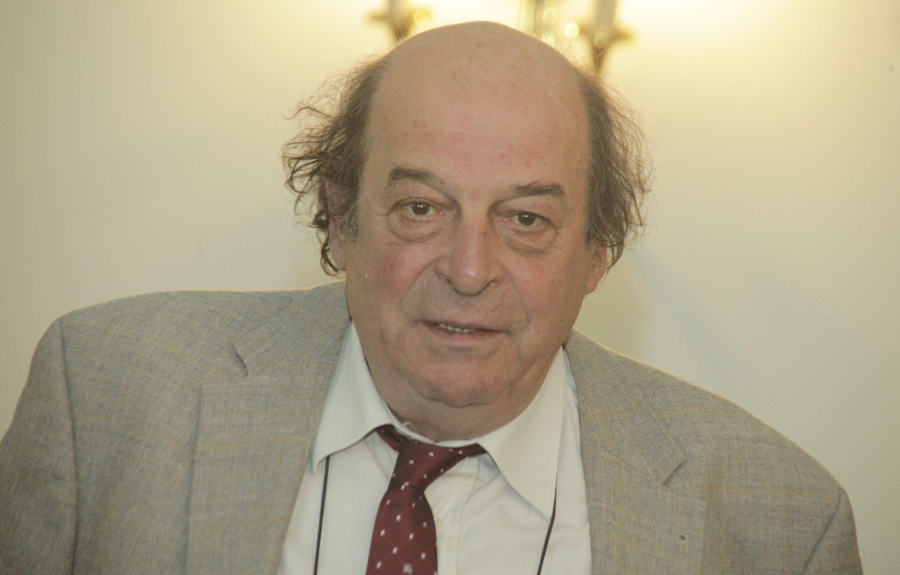 Μανούσος Μανουσάκης: Ένας χρόνος από τον θάνατό του – Συγκινεί η σύζυγός του