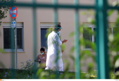 Εξαδάκτυλος: Δεν απέχουμε από τις εικόνες που είδαμε στα νοσοκομεία της Ιταλίας
