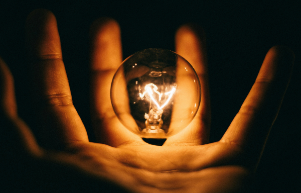 Τιμολόγια ρεύματος ΔΕΗ: «Τσίμπησε» το πράσινο για τον Νοέμβριο