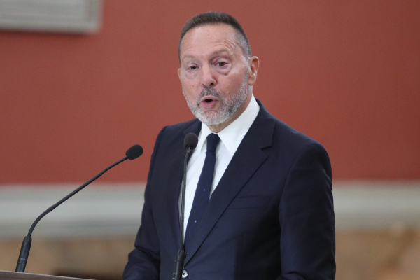 Δίκη Novartis - Στουρνάρας: Μία σκευωρία στημένη «πρόχειρα, στο πόδι»