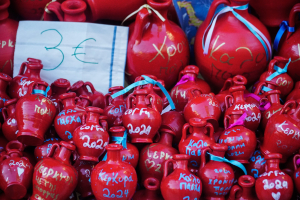 Εορταστικό ωράριο: Τι ώρα ανοίγουν και κλείνουν σούπερ μάρκετ και μαγαζιά το Μεγάλο Σάββατο