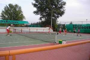 Δήμος Αθηναίων: Ξεκίνησαν οι εγγραφές για τα προγράμματα τένις και στίβου για ενήλικες