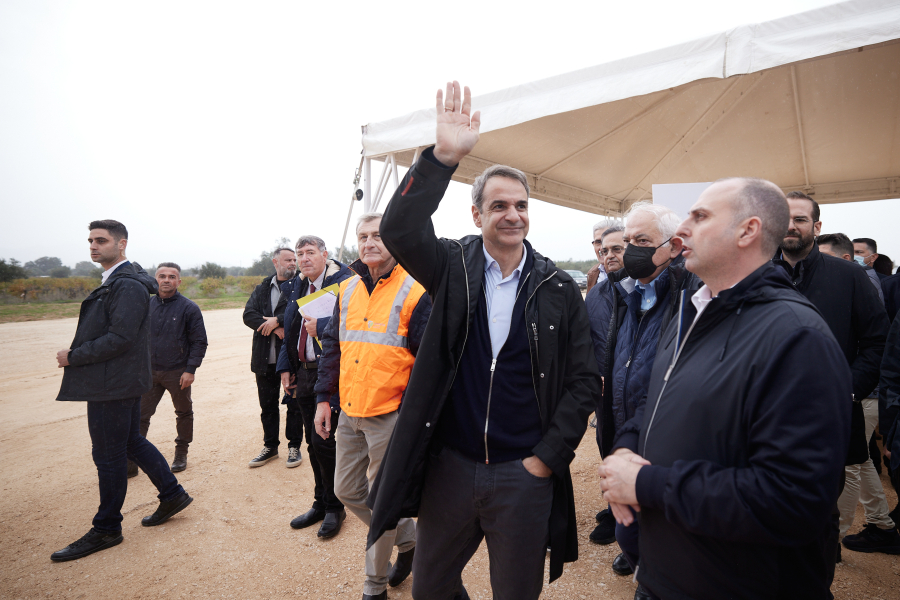 Μητσοτάκης: «Όσοι σνομπάρουν το καλάθι του νοικοκυριού ας πάρουν το δικό τους κουβαδάκι κι ας παίξουν αλλού»