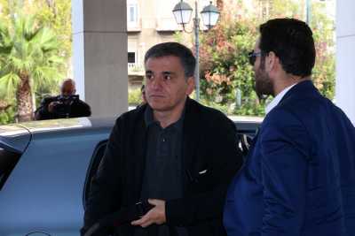 Στο Βερολίνο μεταβαίνει ο Τσακαλώτος