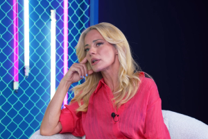 Ζέτα Μακρυπούλια: «Ήταν φρικτό όταν έπιαναν την οικογένεια μου κάποια ‘βρώμικα’ εξώφυλλα» (Βίντεο)