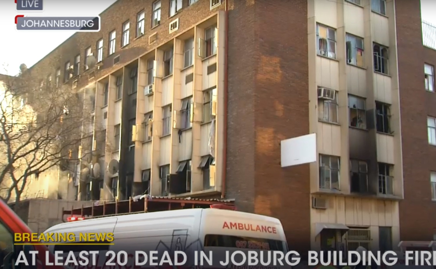 Τραγωδία στο Γιοχάνεσμπουργκ: 52 νεκροί από πυρκαγιά που ξέσπασε σε πενταώροφο κτίριο