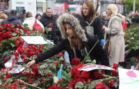 «Βρέξει-χιονίσει, είπαμε ότι θα έρθουμε στο Πολυτεχνείο»: Συγκίνηση στην 51η επέτειο, πλήθος κόσμου