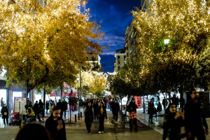 Επίδομα παιδιού: Το όριο στις καταθέσεις που θα πετά εκτός δικαιούχους - Τι ισχύει με τα ΙΧ