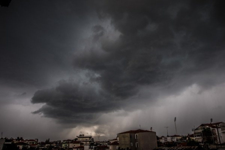 Καμπανάκι Αρναούτογλου για ισχυρές καταιγίδες, ποιες περιοχές θα πλήξουν