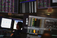 Σπάει ρεκόρ ο χρυσός, χρηματιστηριακοί δείκτες πέφτουν μετά τους δασμούς Τραμπ