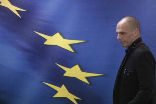 Βαρουφάκης στη Le Monde: Η Ελλάδα θέλει να σταματήσει να μιμείται τον Σίσυφο