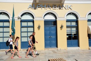 Alpha Bank: Αποκαθίσταται η εμπιστοσύνη στις τράπεζες
