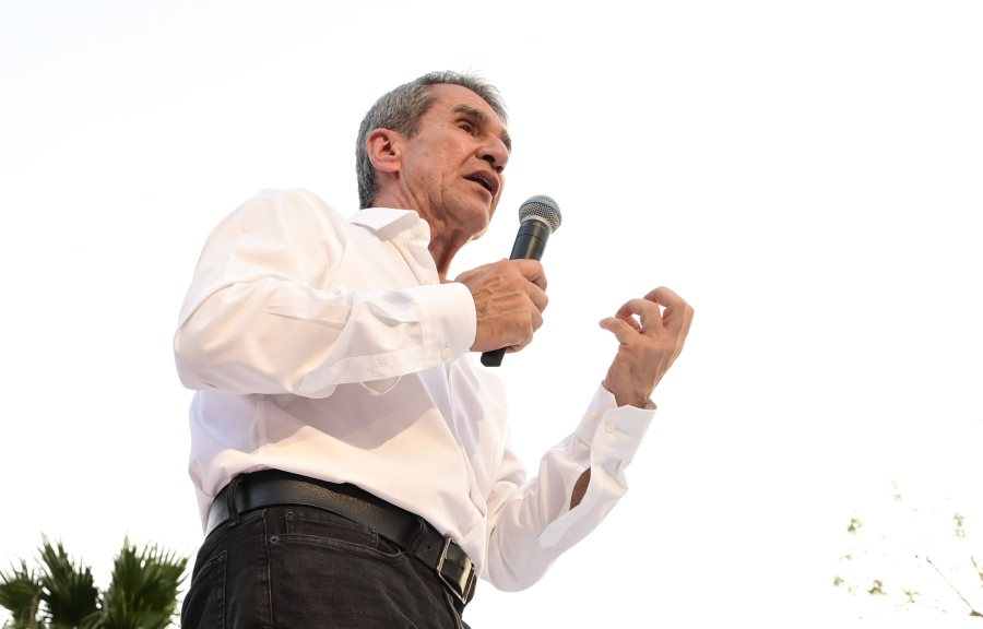 Σπρώχνεται στην πόρτα της ΝΔ ο Λοβέρδος