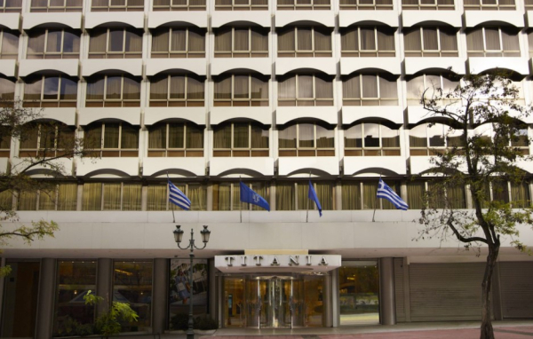 Εξαγοράστηκε το ιστορικό ξενοδοχείο Titania στο κέντρο της Αθήνας