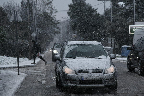 Έκτακτο δελτίο με χιόνια και στην Αττική - Αγριεύει ο καιρός τις επόμενες μέρες