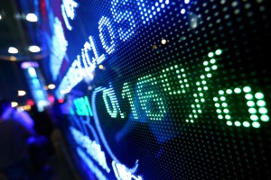 Bloomberg: Ράλι από τα ελληνικά ομόλογα σε επίπεδα προ του προγράμματος διάσωσης