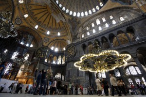 Νέες τουρκικές προκλήσεις για την Αγιά Σοφιά: Φτιάξτε το τζαμί στην Αθήνα