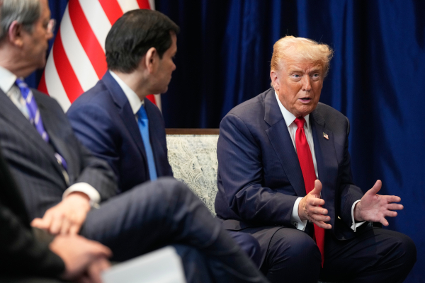 Αισιοδοξία Τραμπ για εμπορική «εκεχειρία» με την Κίνα - Οι κρίσιμες συναντήσεις