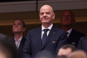 FIFA: Ολοένα και περισσότερες ομοσπονδίες γυρνούν την πλάτη στον Ινφαντίνο – Αμφισβητείται η τέταρτη θητεία του