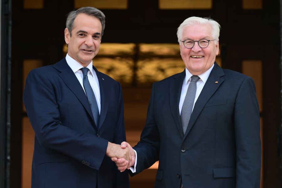 Μητσοτάκης σε Σταϊνμάγερ: «Το ζήτημα των επανορθώσεων και ειδικά το αναγκαστικό κατοχικό δάνειο είναι ακόμα πολύ ζωντανά»