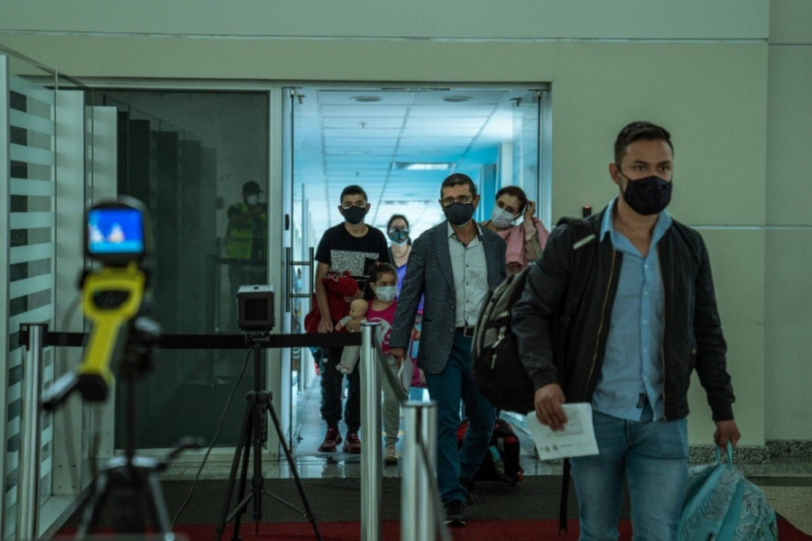 Συναγερμός από επικεφαλής του CDC: Ο κορονοϊός μετατρέπεται σε «πανδημία των ανεμβολίαστων»