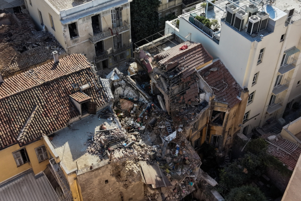 Τρεις συλλήψεις για τη φονική έκρηξη με τους 6 νεκρούς στην Πλάκα (Βίντεο)
