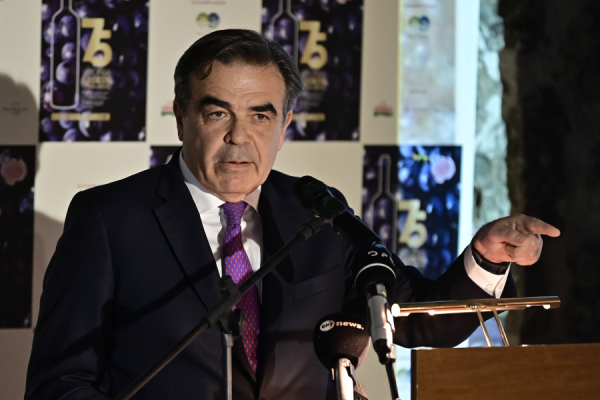 Πρεμιέρα Μ. Σχοινά στο έργο «αγάπη μου, δεν είναι αυτό που νομίζεις»