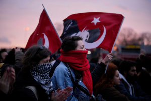 Τουρκία: Στους δρόμους χιλιάδες υποστηρικτές του Ιμάμογλου - Τελεσίγραφο Ερντογάν (Βίντεο)