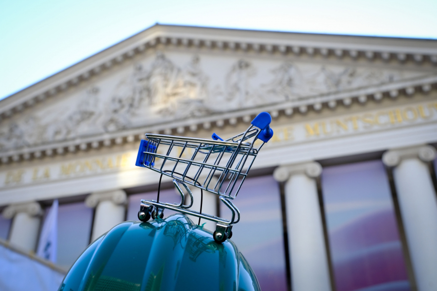 Μειώθηκαν τα πραγματικά εισοδήματα στην Ελλάδα το 2024: Γιατί αυξάνονται οι μισθοί αλλά αδειάζει το πορτοφόλι