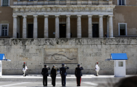 Άγνωστος Στρατιώτης: Η τριπλή μεθόδευση και οι... διευκρινίσεις σε χρόνο ρεκόρ