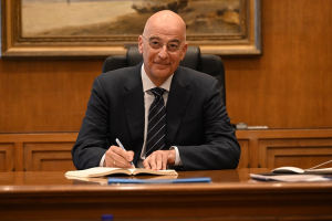 Αλλαγές στη στρατιωτική θητεία με βάση το «φινλανδικό μοντέλο» προαναγγέλλει ο Νίκος Δένδιας