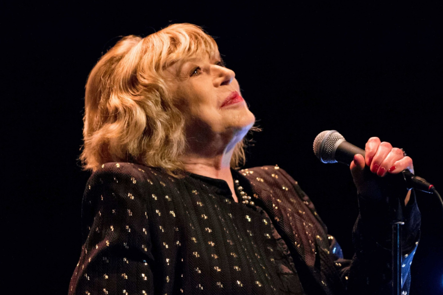 Πέθανε η Μαριάν Φέιθφουλ