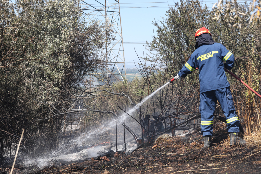Υπό έλεγχο η φωτιά στη Βρία Κατερίνης