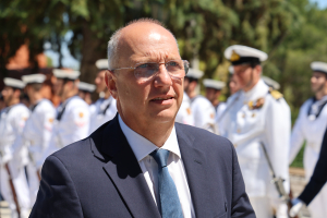 Ή αυτοδυναμία ή... αποτυχία