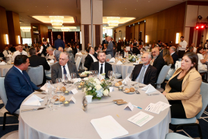 O Μασούτης έβαλε στο ίδιο τραπέζι Άδωνι, Ζωή Κωνσταντοπούλου, Νίκο Ανδρουλάκη